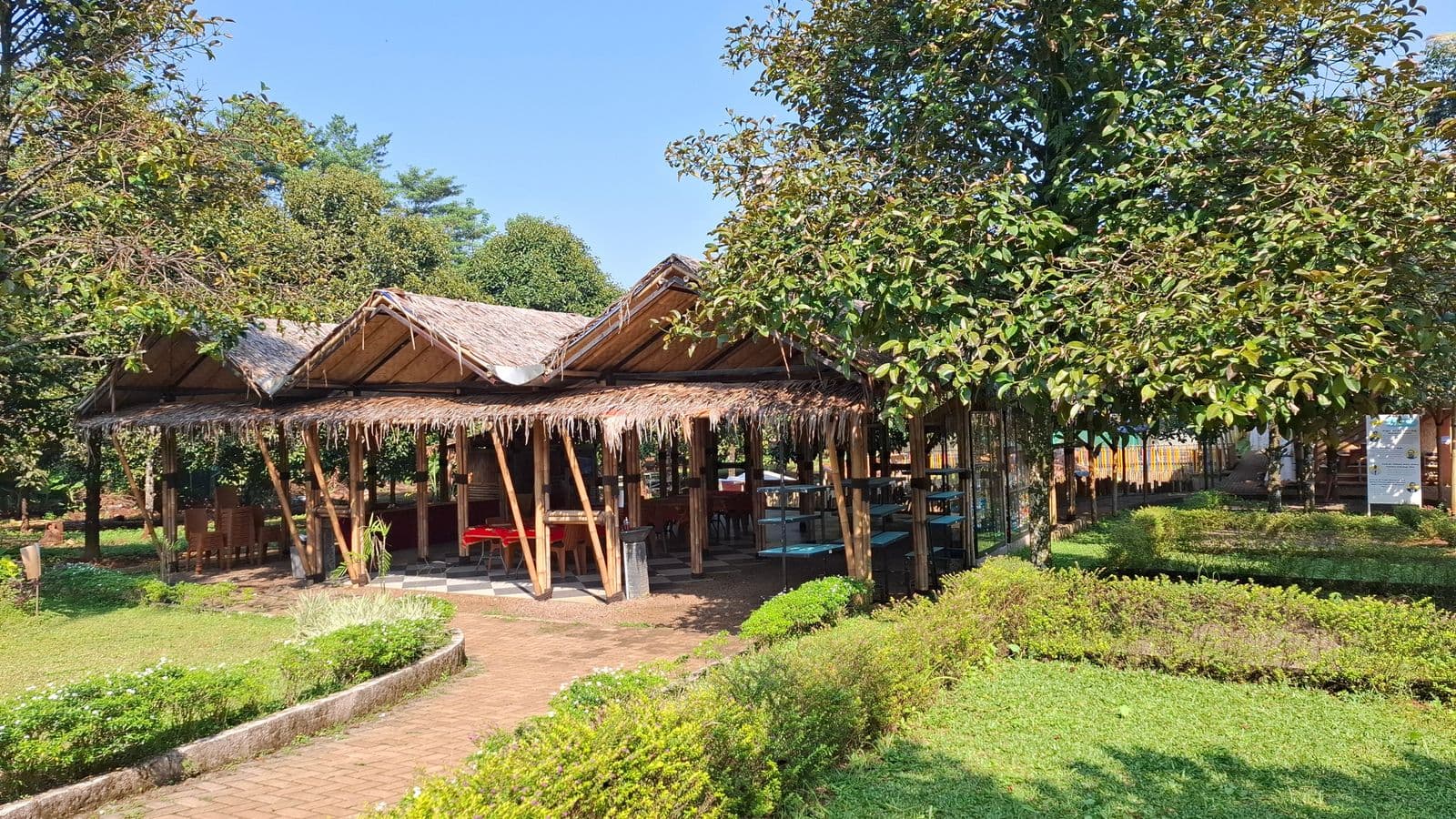 Saung Penjengukan