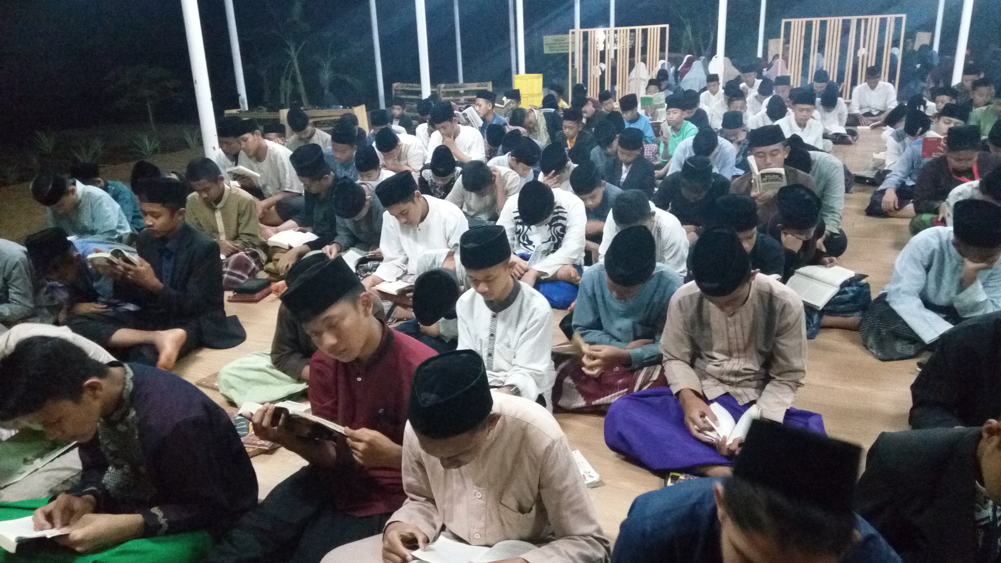 Menumbuhkan Kebiasaan Membaca